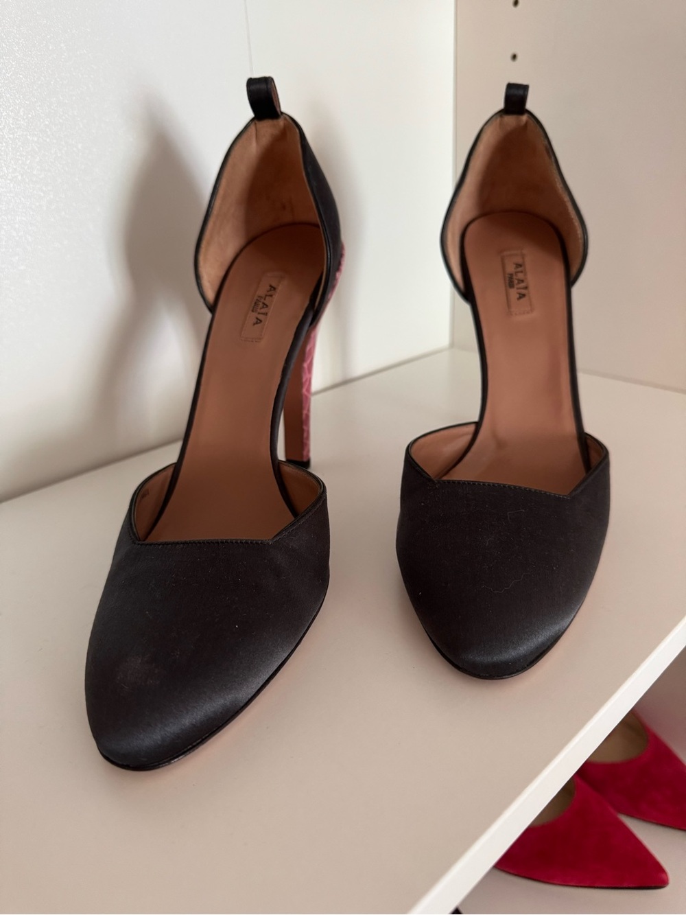 Alaia Paris gray crocodile pink heel used ones